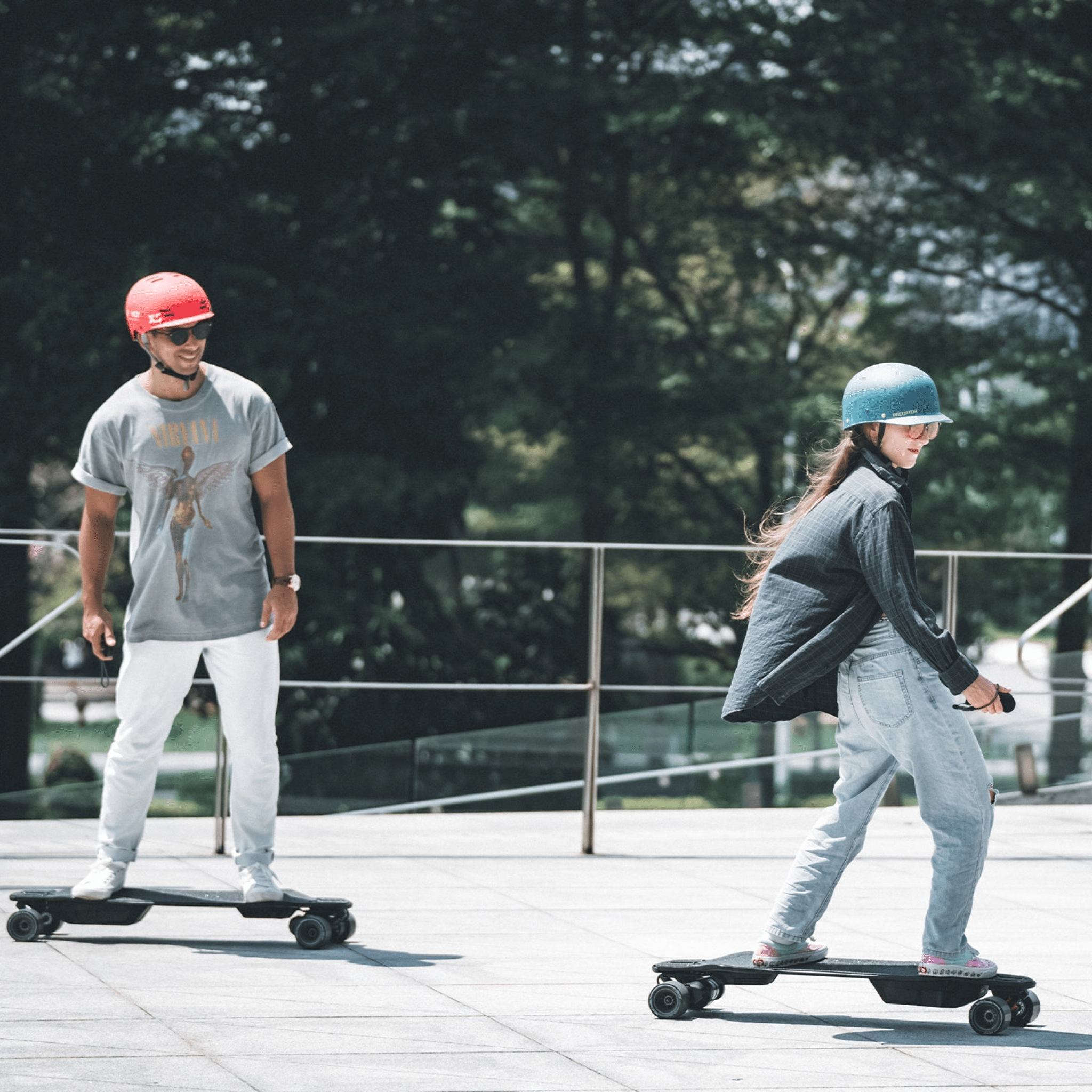 Exway Flex Pro skate eletrico vista de perto das rodas e motores